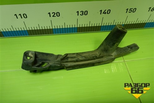 Кронштейн переднего бампера левый (1K0807889A) для Volkswagen Golf V с 2003-2009г (Гольф 5)