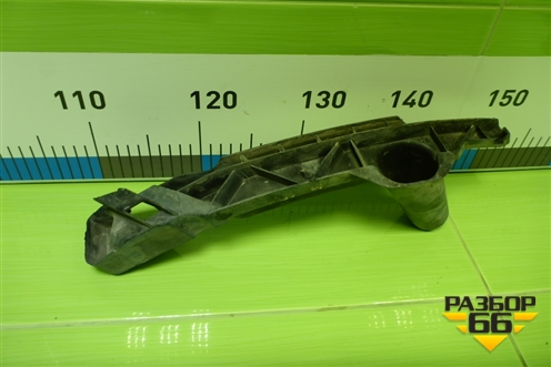 Кронштейн переднего бампера левый (1K0807889A) для Volkswagen Golf V с 2003-2009г (Гольф 5)