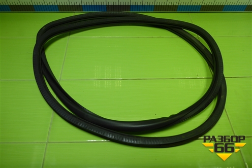 Уплотнитель двери передней правая для Volkswagen Golf V с 2003-2009г (Гольф 5)