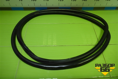 Уплотнитель двери передней правая для Volkswagen Golf V с 2003-2009г (Гольф 5)