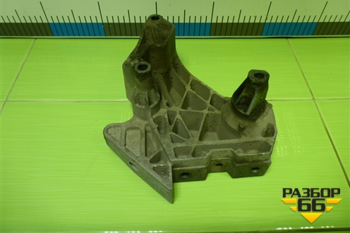 Кронштейн двигателя правый (06F199207H) для Volkswagen Golf V с 2003-2009г (Гольф 5)