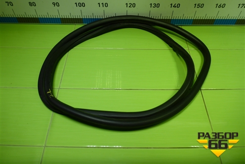 Уплотнитель двери задней левой для Volkswagen Golf V с 2003-2009г (Гольф 5)