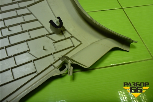 Обшивка стойки задняя верхняя правая (1K4867296B) для Volkswagen Golf V с 2003-2009г (Гольф 5)