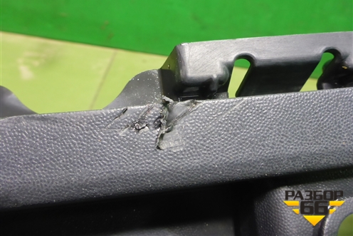 Решетка в передний бампер центральная (после 2014г под парктроник) (5CU853677B) для Volkswagen Jetta с 2010-2019г (Джетта)