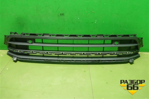 Решетка в передний бампер центральная (после 2014г под парктроник) (5CU853677B) для Volkswagen Jetta с 2010-2019г (Джетта)