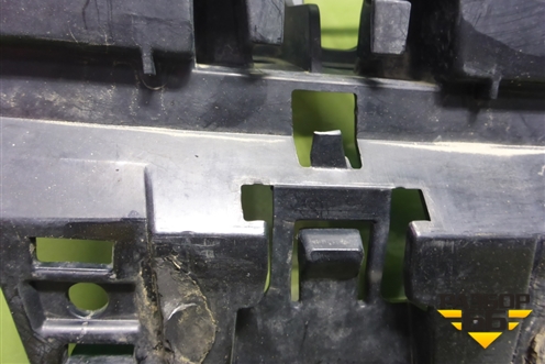 Кронштейн заднего бампера центральный (51127226939) для BMW X5 E70 с 2007-2013г (Х5 Е70)