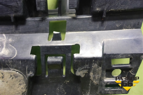 Кронштейн заднего бампера центральный (51127226939) для BMW X5 E70 с 2007-2013г (Х5 Е70)