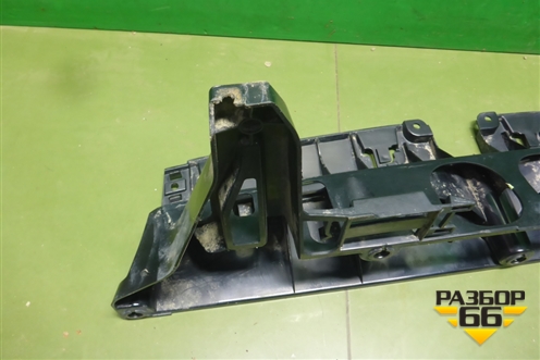 Кронштейн заднего бампера центральный (51127226939) для BMW X5 E70 с 2007-2013г (Х5 Е70)