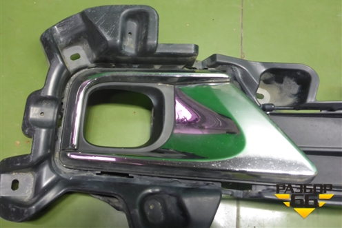 Решетка в передний бампер правая (после 2015г) (5311260210) для Toyota Land Cruiser (200) с 2008г (Ленд Крузер)