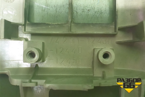 Накладка двери передней правой (правый руль) (7423112430) для Toyota Corolla (E12) с 2001-2007г (Королла 120)