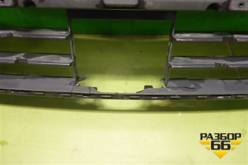 Решетка в передний бампер центральная (6600208870) для Geely Tugella с 2019г (Тугелла)