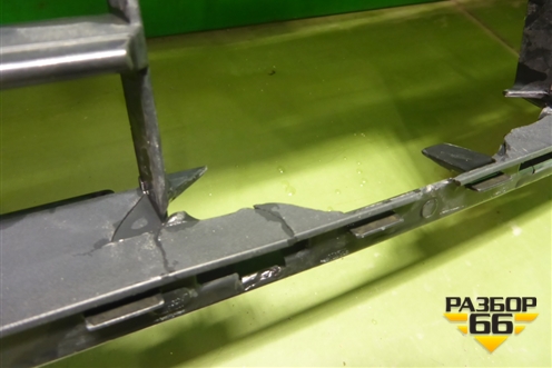 Решетка в передний бампер центральная (6600208870) для Geely Tugella с 2019г (Тугелла)