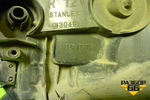 Фара правая (после 2015г галоген) (8117042650) для Toyota Rav-4 с 2012-2019г (Рав 4)