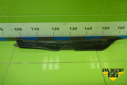 Пыльник переднего крыла левого (6RU821111) для Volkswagen Polo (седан) с 2010г (Поло)