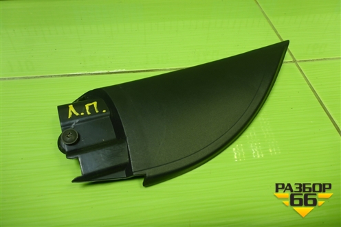 Накладка двери передней левой уголок (6RU837973) для Volkswagen Polo (седан) с 2010г (Поло)