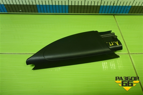 Накладка двери передней левой уголок (6RU837973) для Volkswagen Polo (седан) с 2010г (Поло)