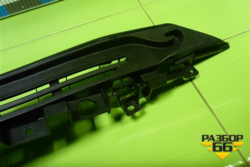 Держатель задней полки правый (117711410) для BMW X5 F15 с 2013г (Х5 Ф15)