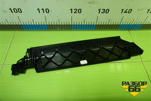 Накладка внутренняя (на правое сиденье) (52107317450) для BMW X5 F15 с 2013г (Х5 Ф15)