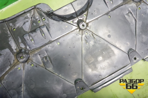 Пыльник переднего бампера центральный (5144133221) для Toyota Camry V70 с 2017г (Камри)