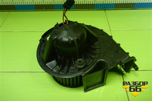 Моторчик отопителя (T1028989C) для BMW X5 F15 с 2013г (Х5 Ф15)