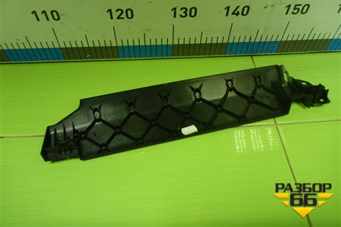 Накладка внутренняя (на переднее левое сиденье) (52107317451) для BMW X5 F15 с 2013г (Х5 Ф15)