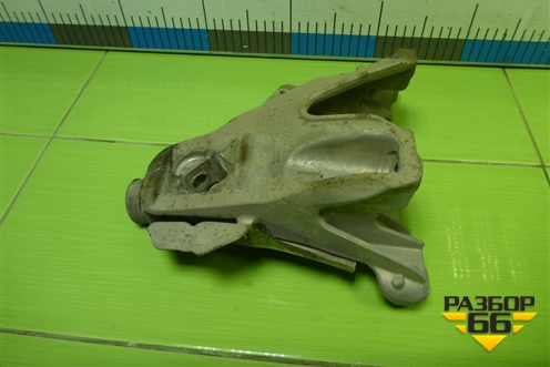 Кронштейн двигателя правый (3.0л N57D30A) (22116864614) для BMW X5 F15 с 2013г (Х5 Ф15)