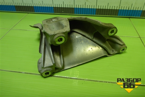 Кронштейн двигателя правый (3.0л N57D30A) (22116864614) для BMW X5 F15 с 2013г (Х5 Ф15)