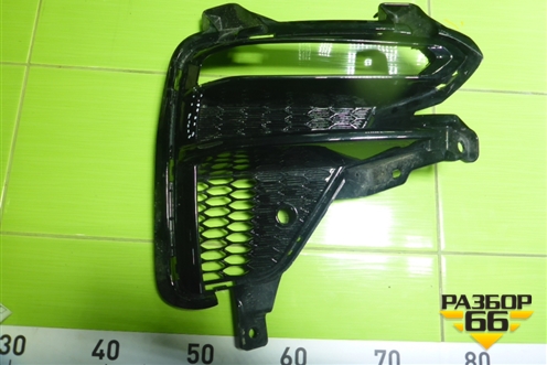 Решетка в передний бампер правая (под парктроник до 2021г) (86594M6020) для Kia Cerato с 2018г (Серато 4)