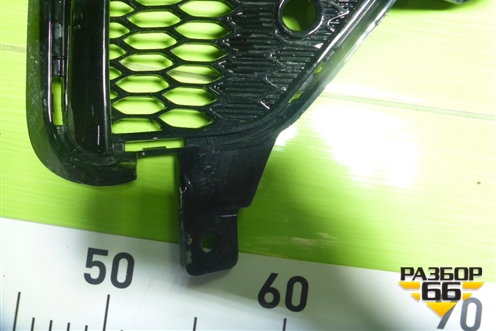 Решетка в передний бампер правая (под парктроник до 2021г) (86594M6020) для Kia Cerato с 2018г (Серато 4)