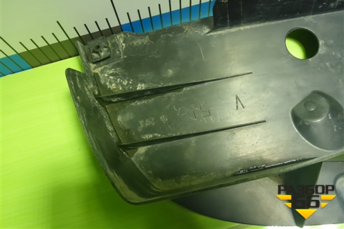 Пыльник заднего бампера правый (5872360070) для Toyota Land Cruiser (200) с 2008г (Ленд Крузер)