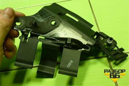 Ручка открывания капота (2S6H16C657AF) для Ford Fusion с 2002г (Фьюжн)