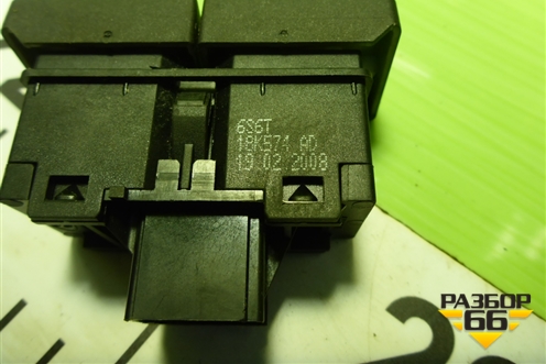 Кнопка обогрева лобового и заднего стекла (6S6T18K574AD) для Ford Fusion с 2002г (Фьюжн)