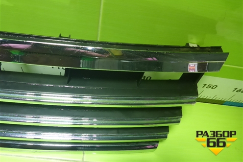 Решетка радиатора (760853653B) для Volkswagen Touareg с 2018г (Туарег)