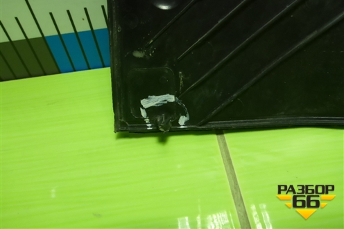 Накладка моторного отсека правая (80A805286) для Audi Q7 c 2015г (Ку 7)