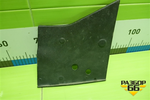 Накладка моторного отсека правая (80A805286) для Audi Q7 c 2015г (Ку 7)