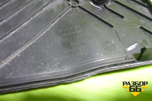 Накладка моторного отсека правая (80A805286) для Audi Q7 c 2015г (Ку 7)