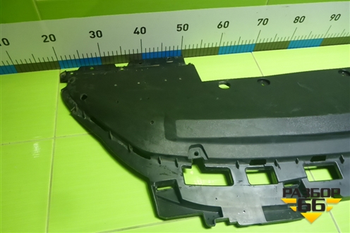 Пыльник переднего бампера центральный (5DA576189) для Geely Tugella с 2019г (Тугелла)