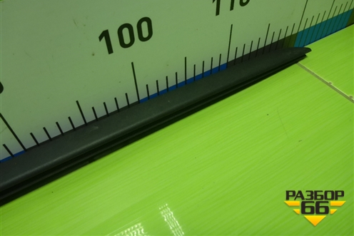 Молдинг лобового стекла правый (51317350610) для BMW X1 F48 с 2014г (Х1 Ф48)