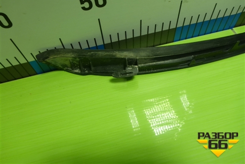 Молдинг лобового стекла правый (51317350610) для BMW X1 F48 с 2014г (Х1 Ф48)