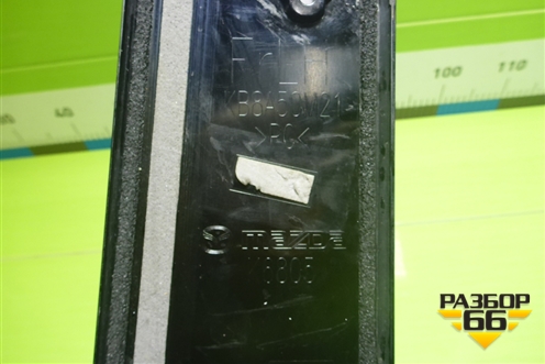 Накладка двери передней левой (на рамку) (KB8A50M21) для Mazda CX 5 с 2017г (СХ5)