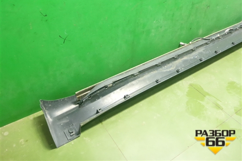 Накладка на порог наружная левая на подножку (в сборе) (5177460160) для Toyota Land Cruiser (200) с 2008г (Ленд Крузер)