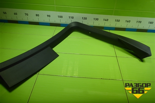 Обшивка двери багажника (лифтбэк верхняя часть) (5E5867605) для Skoda Octavia (A7) с 2013г (Октавия)