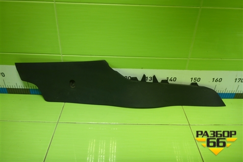 Накладка внутренняя (на консоль левая) (5E1863045) для Skoda Octavia (A7) с 2013г (Октавия)