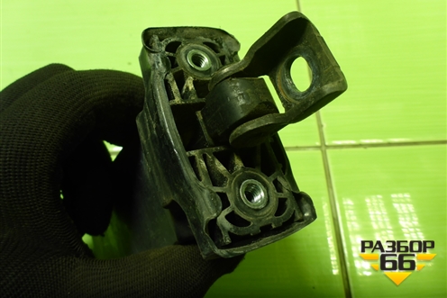 Ограничитель двери задней правой для Skoda Octavia (A7) с 2013г (Октавия)