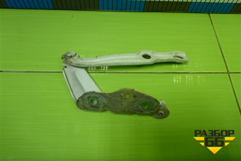 Петля капота левая для Skoda Octavia (A7) с 2013г (Октавия)