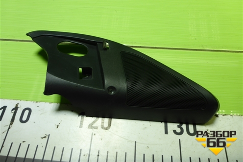 Накладка двери передней правой уголок (5E0837974) для Skoda Octavia (A7) с 2013г (Октавия)