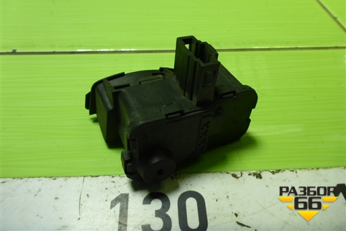 Активатор лючка бензобака (7P0810773F) для Skoda Octavia (A7) с 2013г (Октавия)