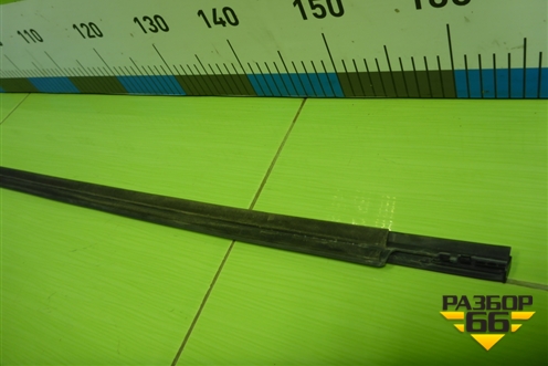 Накладка стекла переднего правого для Kia Rio с 2011-2016г (Рио 3)