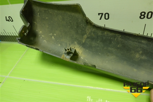 Накладка переднего бампера центральная (MN146335) для Mitsubishi L 200 c 2006-2015г (Л200)