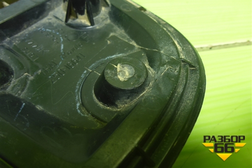 Отражатель в задний бампер правый (25016641) для Mitsubishi L 200 c 2006-2015г (Л200)